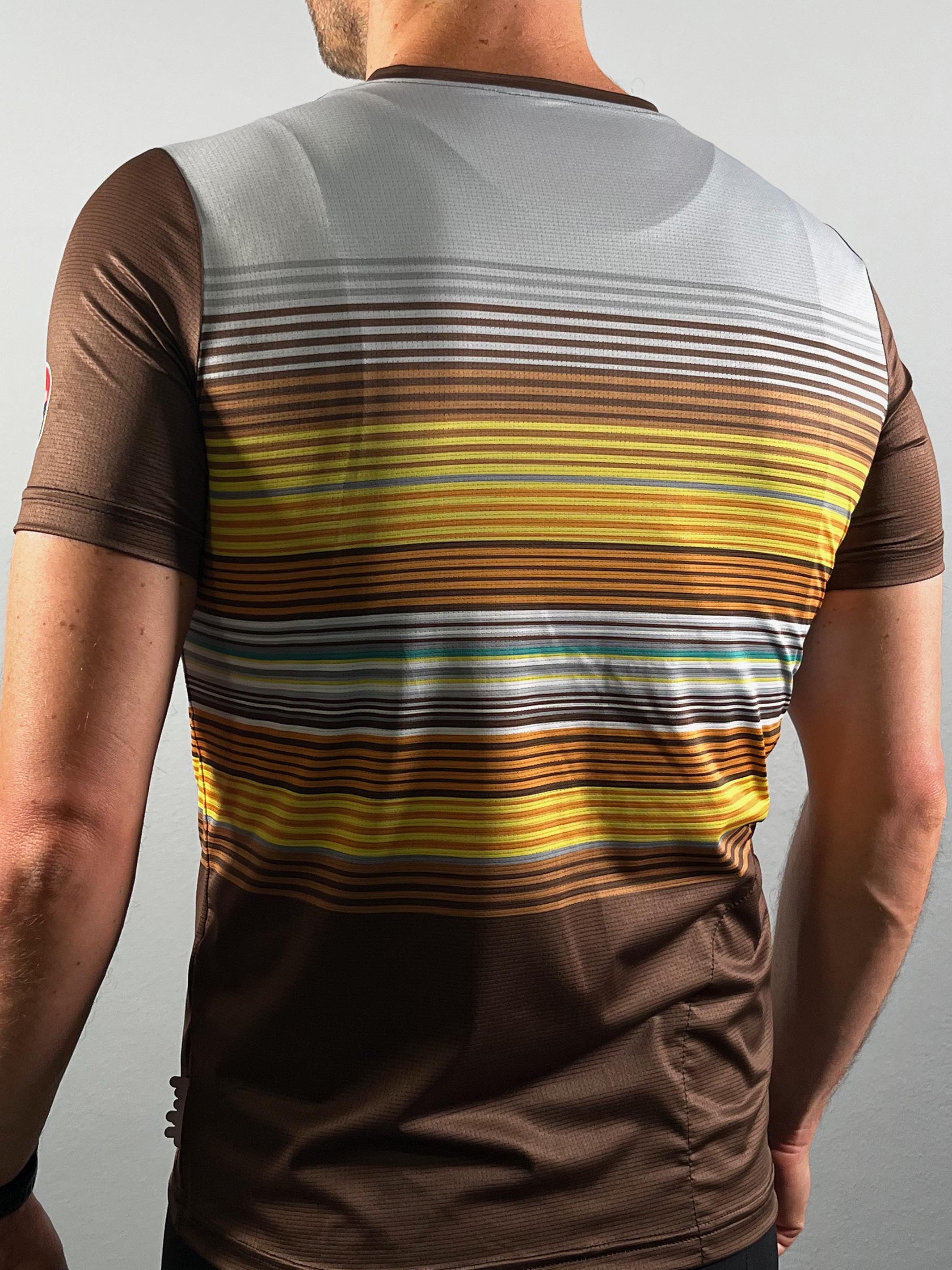 LARCH MOUNTAIN - Riding T-Shirt